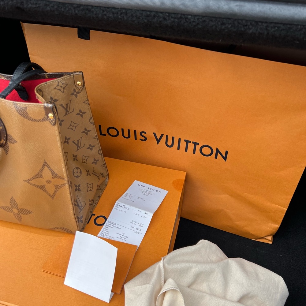 I have a excellent condition Louis Vuitton bag for sale comes with receipt